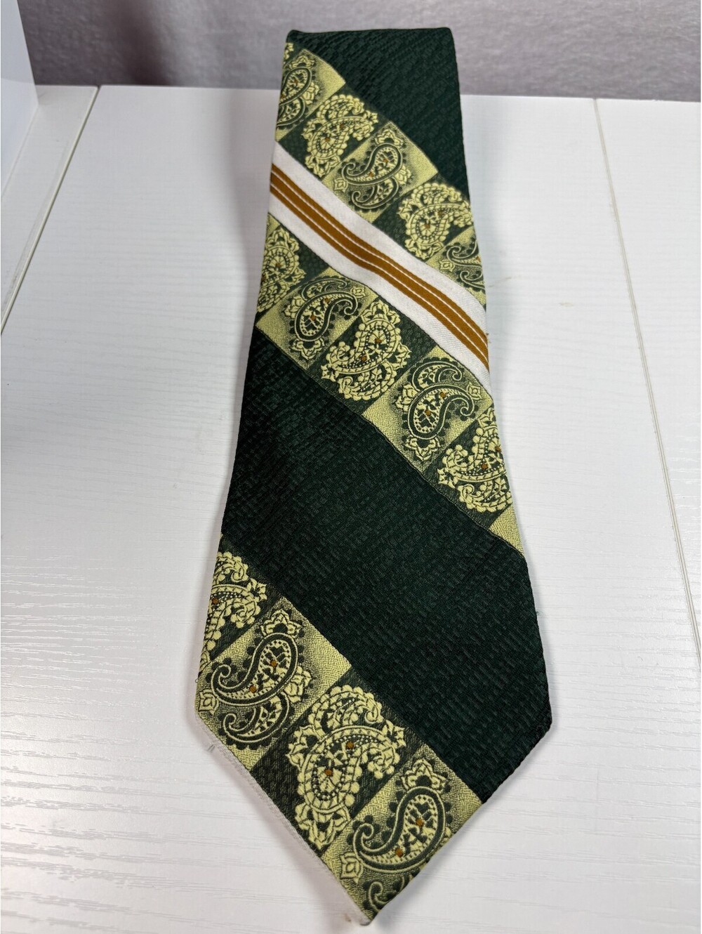 Resisto Vintage Mens Necktie Green Gold Paisley Diamond Stripe Polyester